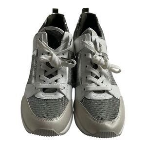 Michael Kors Georgie sneakers Size 8 Like New